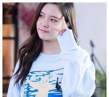 男女艺人最新情感爆料大全,明星恋情揭秘,甜蜜与纠葛并存 第1张 男女艺人最新情感爆料大全,明星恋情揭秘,甜蜜与纠葛并存 第1张